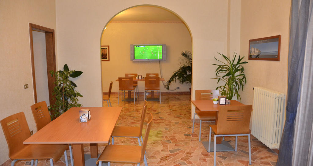 Hotel A-14 Modugno Buitenkant foto
