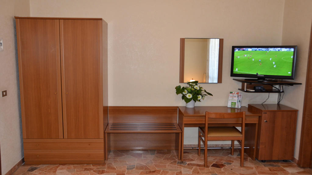 Hotel A-14 Modugno Kamer foto