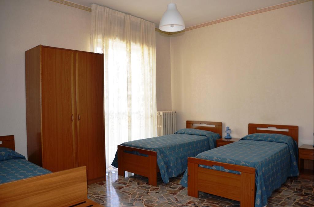Hotel A-14 Modugno Kamer foto