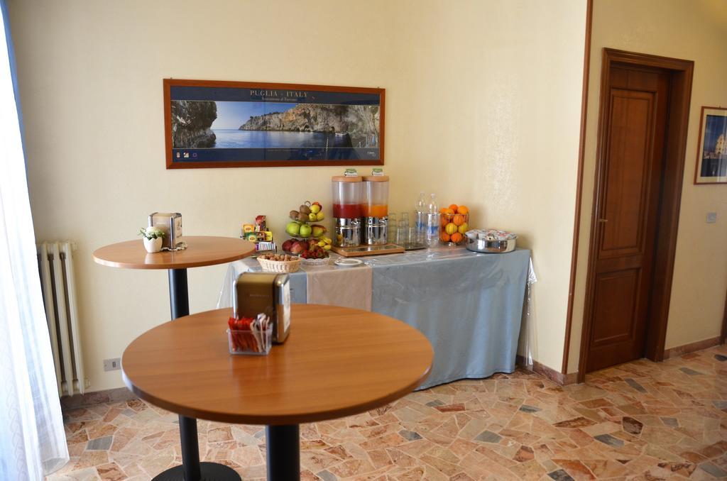 Hotel A-14 Modugno Buitenkant foto