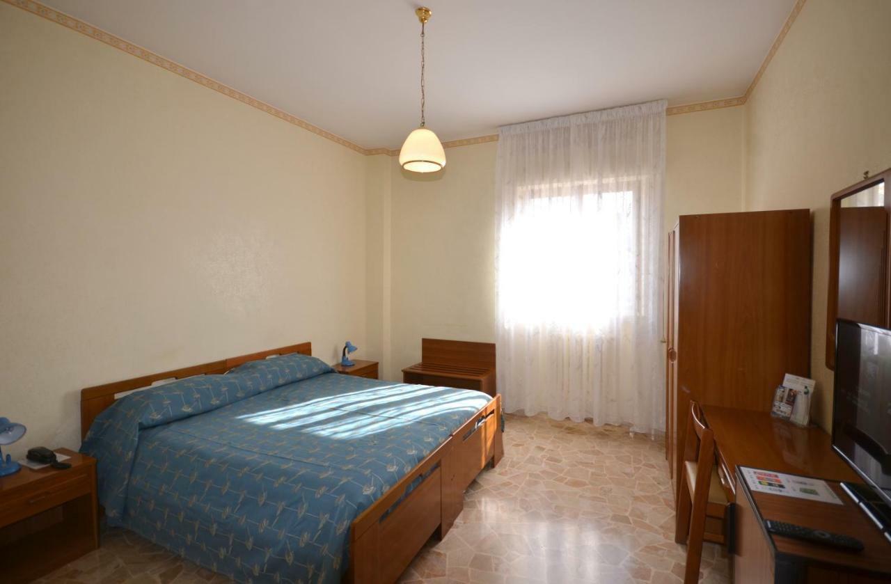 Hotel A-14 Modugno Buitenkant foto