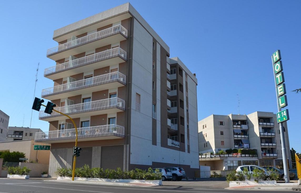 Hotel A-14 Modugno Buitenkant foto